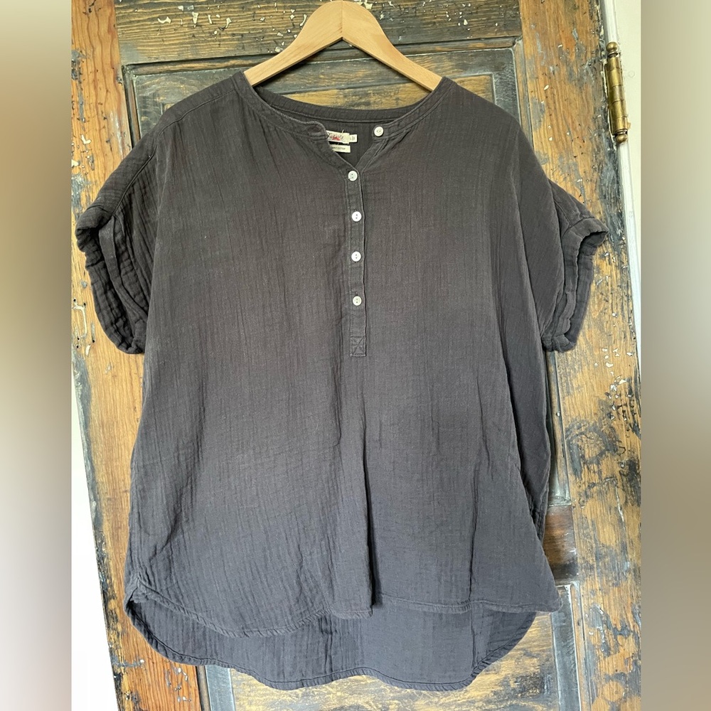 Faherty women’s short sleeve top